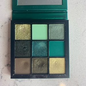 Huda Beauty Emerald Obsessions Palette